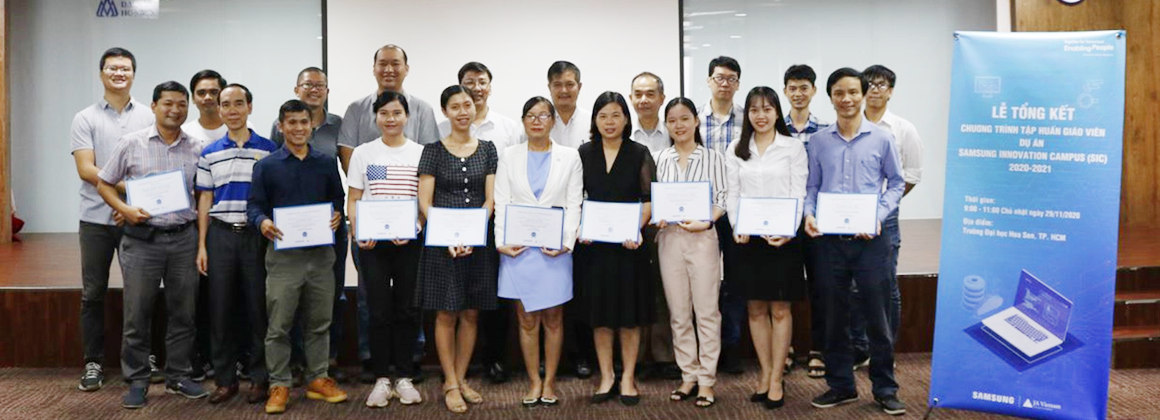 Picture of employees at the Samsung Innovation Campus in Vietnam