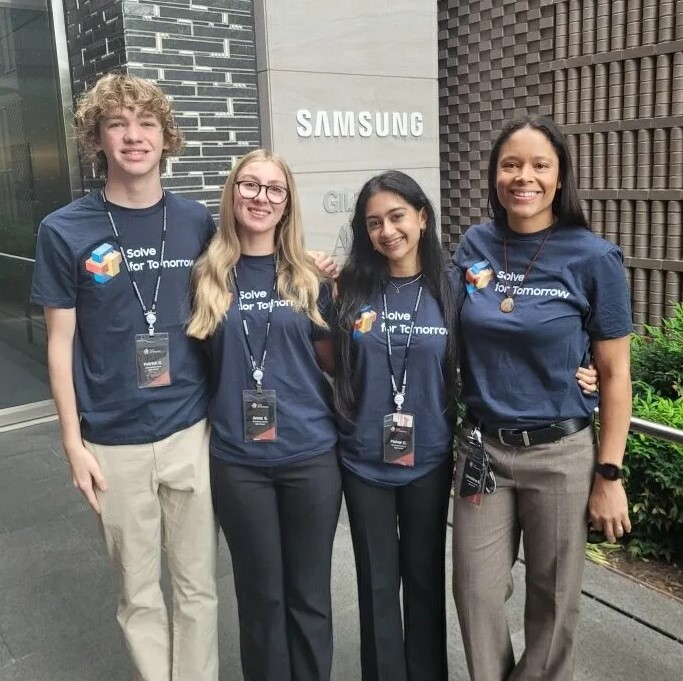 Foto em grupo dos estudantes