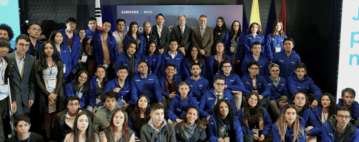 A group photo of participants from Samsung Innovation Campus